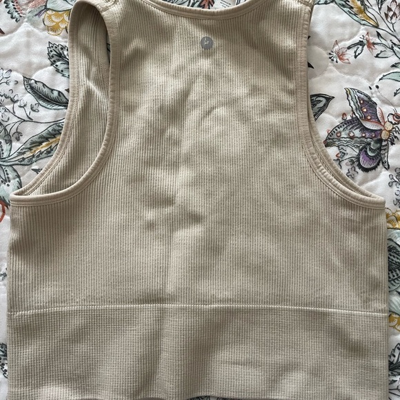 Workout Top - Picture 2 of 2